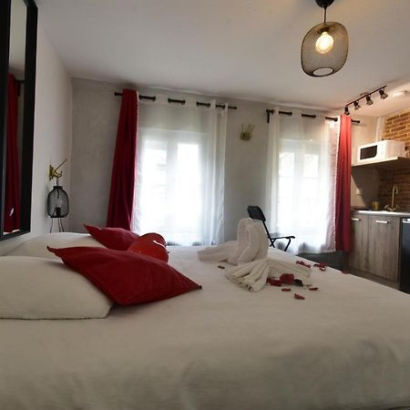 Appartement Jacuzzi Privatif : Urban Love 阿维河畔维内 外观 照片