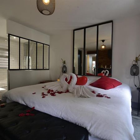 Appartement Jacuzzi Privatif : Urban Love 阿维河畔维内 外观 照片