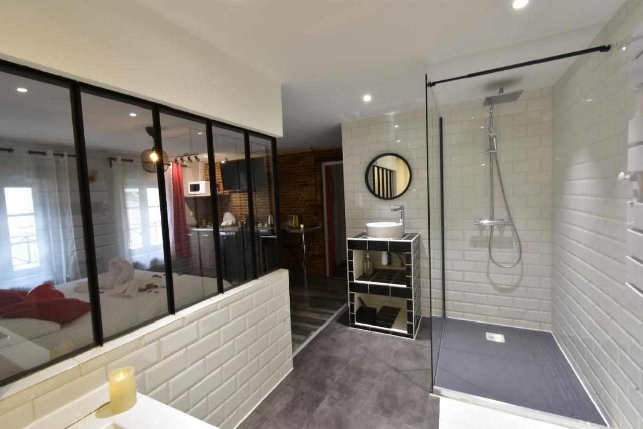 Appartement Jacuzzi Privatif : Urban Love 阿维河畔维内 外观 照片