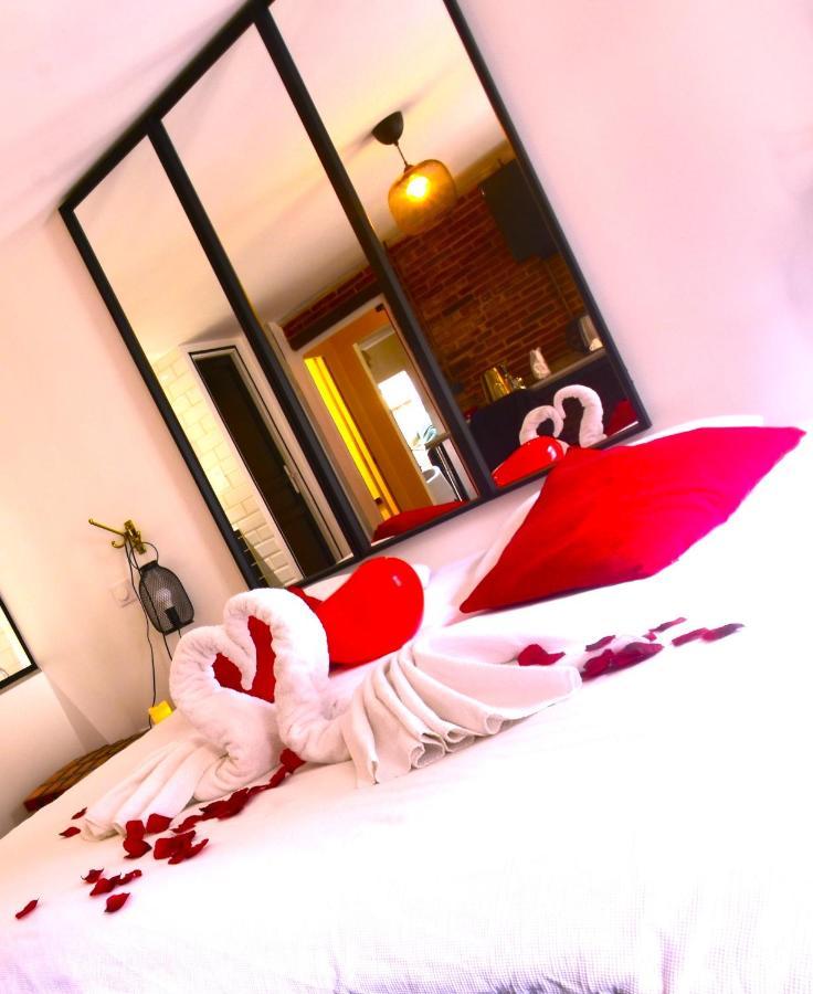 Appartement Jacuzzi Privatif : Urban Love 阿维河畔维内 外观 照片